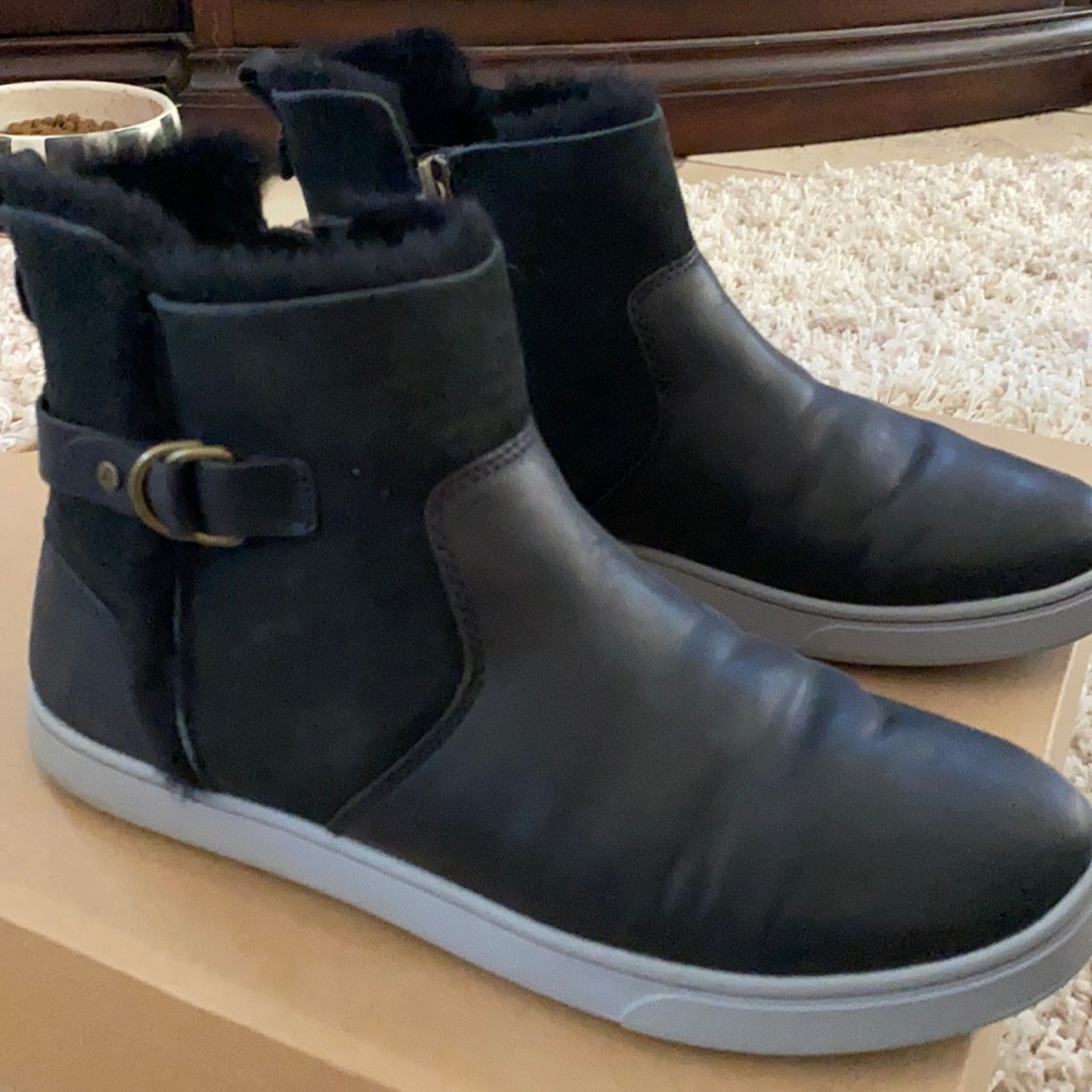 GUC olukai black fuzzy boots warm 8.5